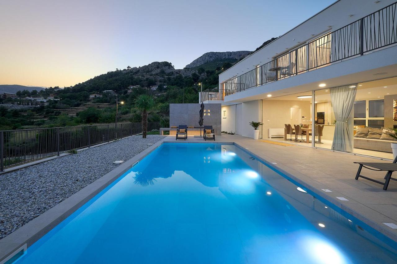 Klis Design Villa Clavis-Brand New Villa With A View מראה חיצוני תמונה