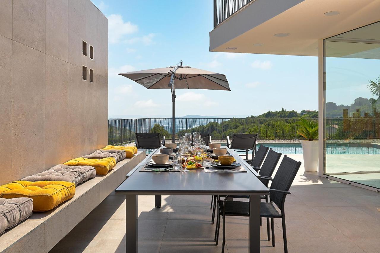 Klis Design Villa Clavis-Brand New Villa With A View מראה חיצוני תמונה