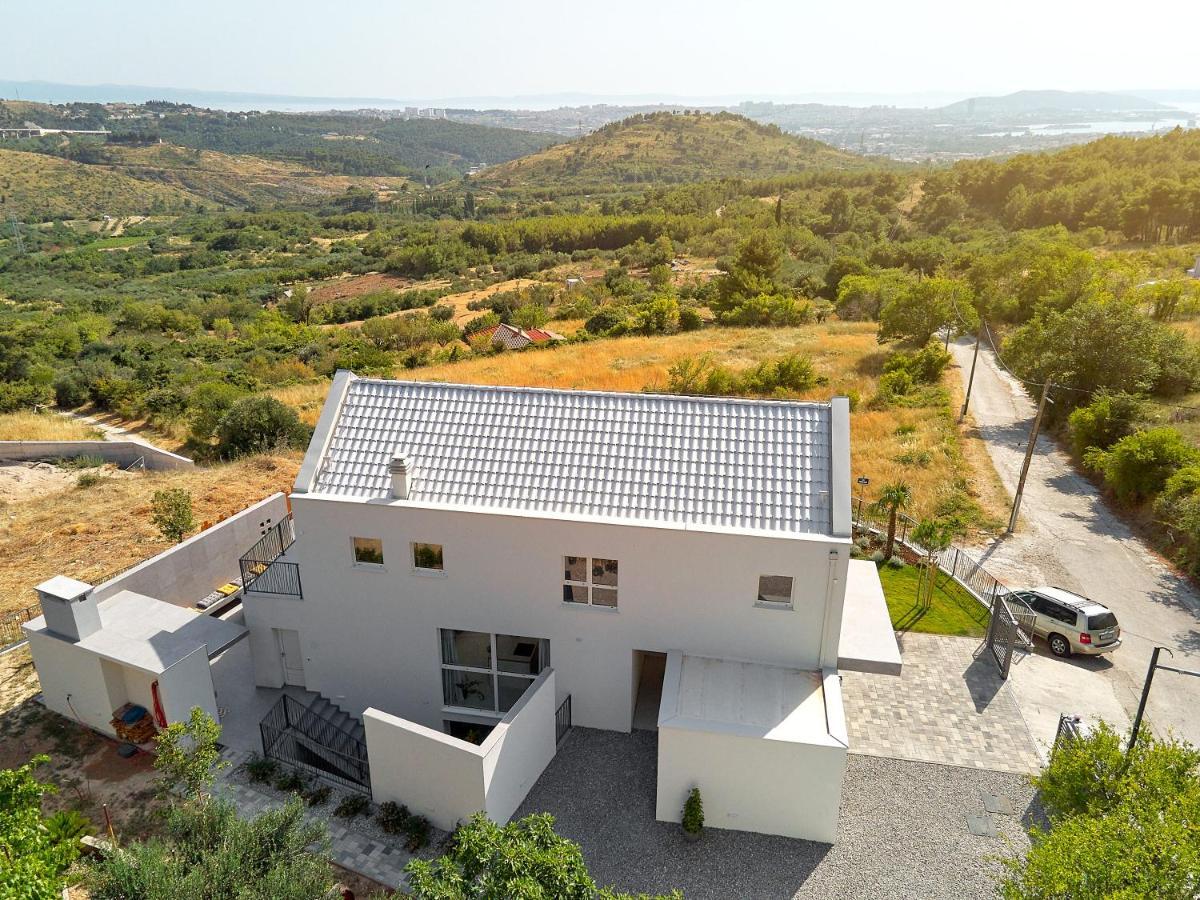 Klis Design Villa Clavis-Brand New Villa With A View מראה חיצוני תמונה