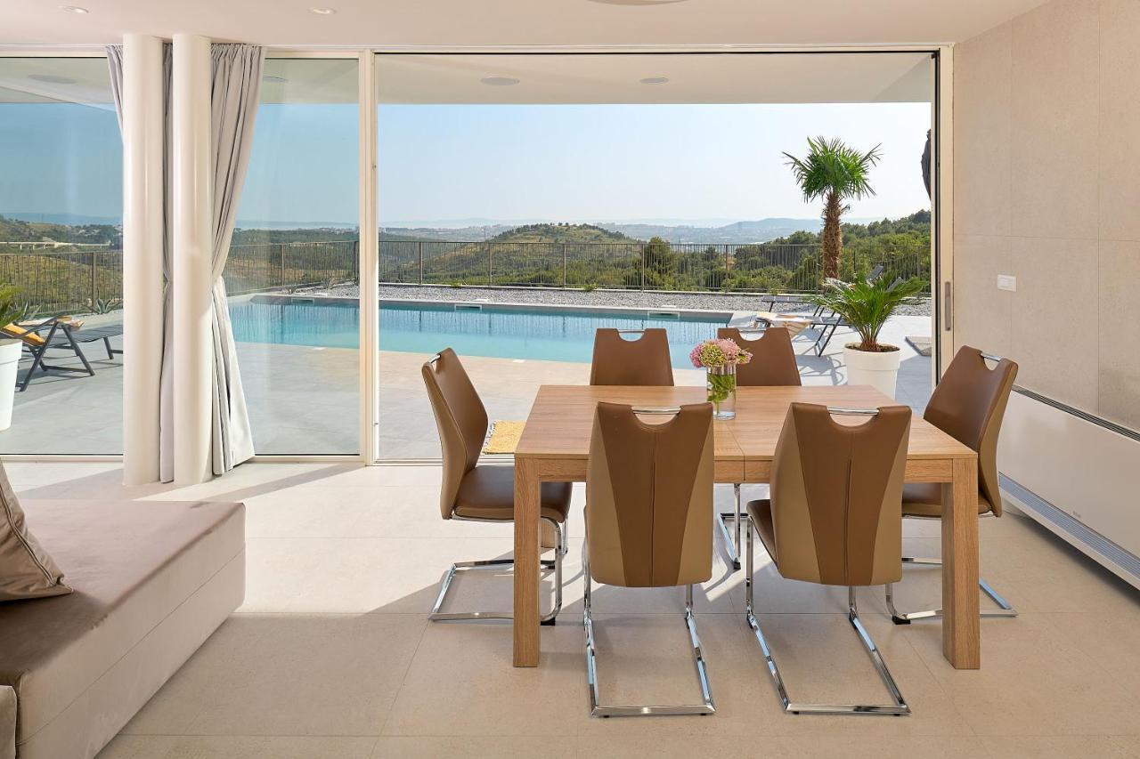 Klis Design Villa Clavis-Brand New Villa With A View מראה חיצוני תמונה