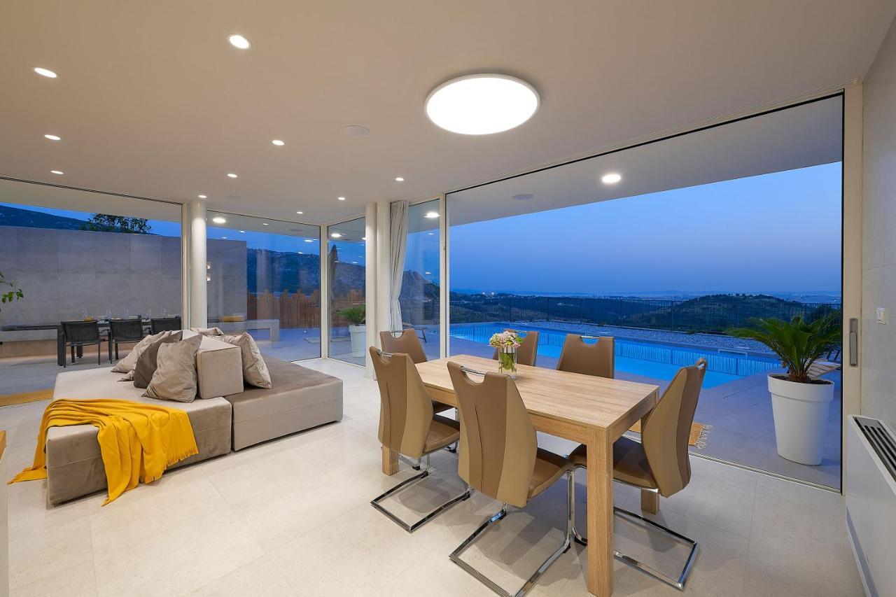 Klis Design Villa Clavis-Brand New Villa With A View מראה חיצוני תמונה