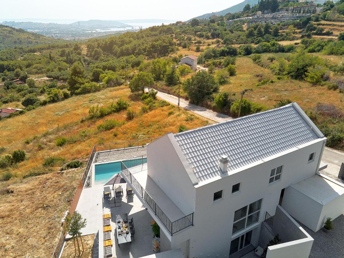 Klis Design Villa Clavis-Brand New Villa With A View מראה חיצוני תמונה