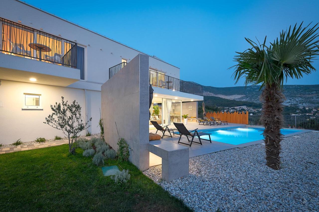 Klis Design Villa Clavis-Brand New Villa With A View מראה חיצוני תמונה